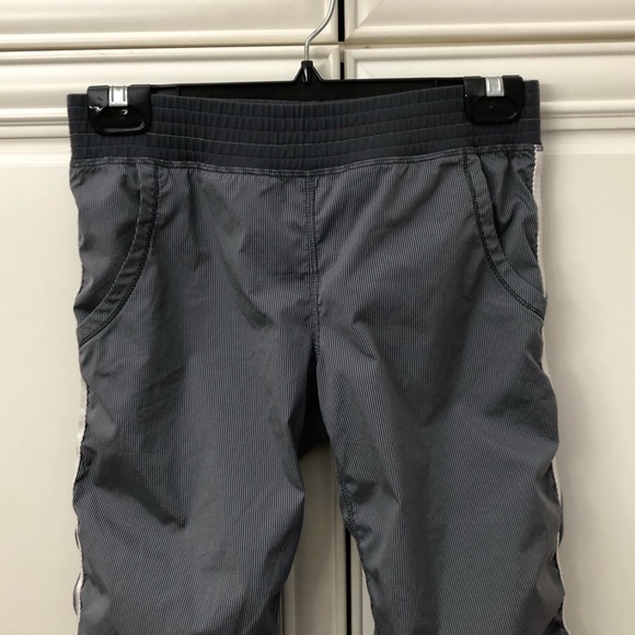 EUC Ivivva lightweight crop track pants - Picture 5 of 13
